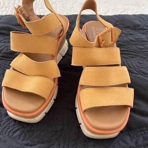 Sorel yellow platform sandals